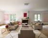 Alexia Werrie Gallery I Art in a house